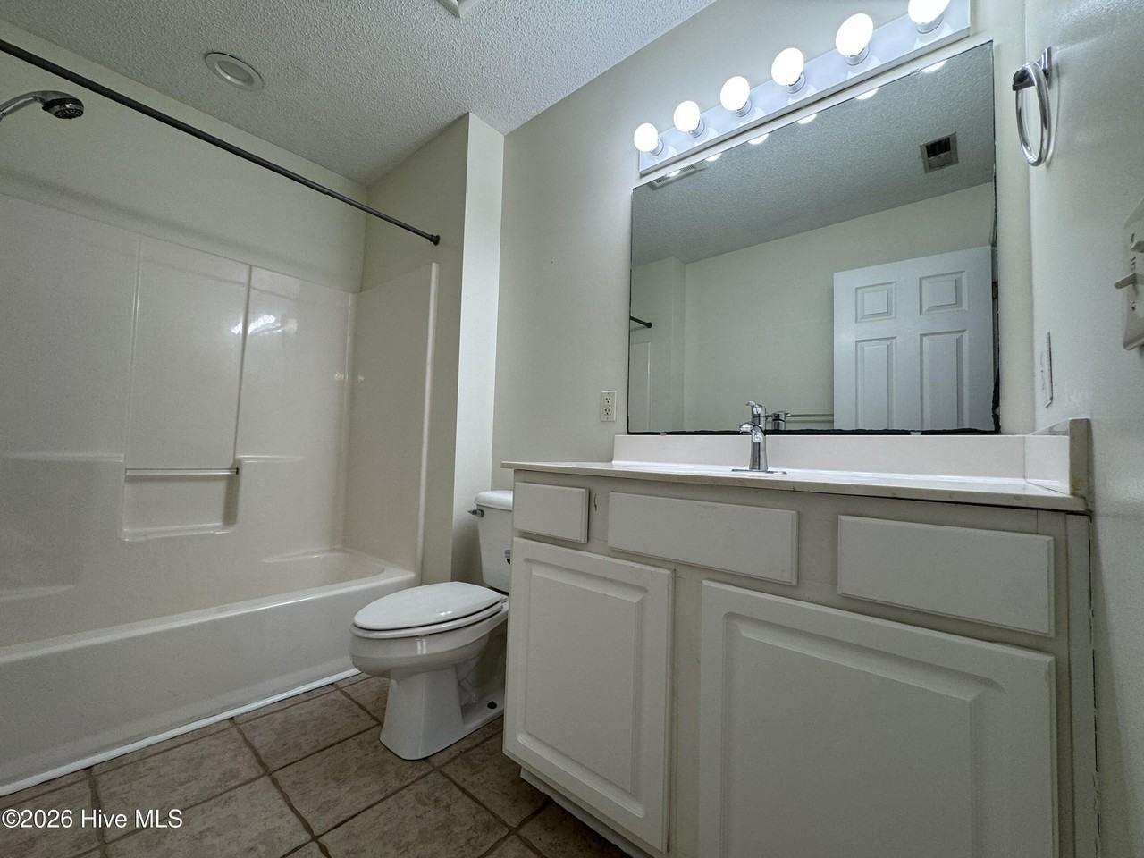 935 Birch Creek Dr - Photo 7 of 11