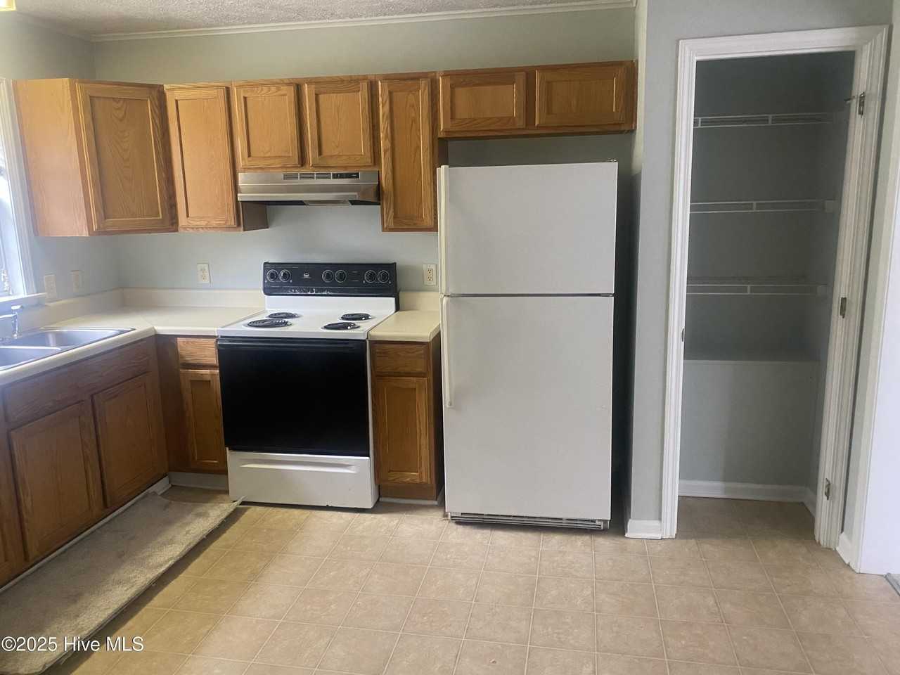 317 Fayetteville Ave Unit B - Photo 5 of 10