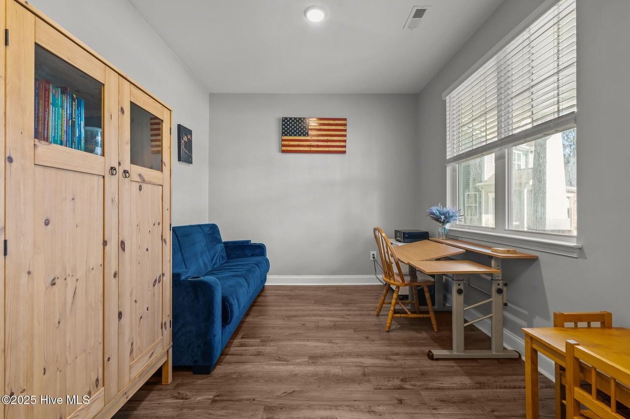 709 Foggy Crossing Ct - Photo 4 of 50