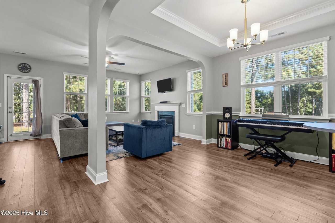 709 Foggy Crossing Ct - Photo 6 of 50