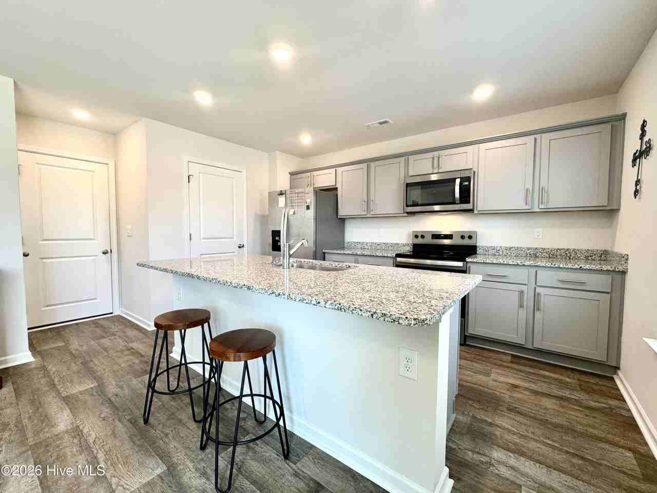 4017 Calabash Ct - Photo 4 of 37