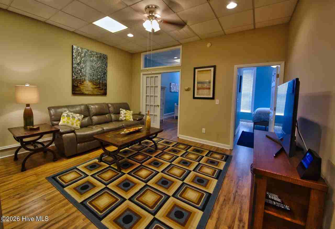 30 N Front St - Photo 4 of 16