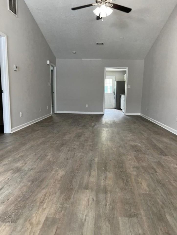 324 Greendale Pl - Photo 2 of 4