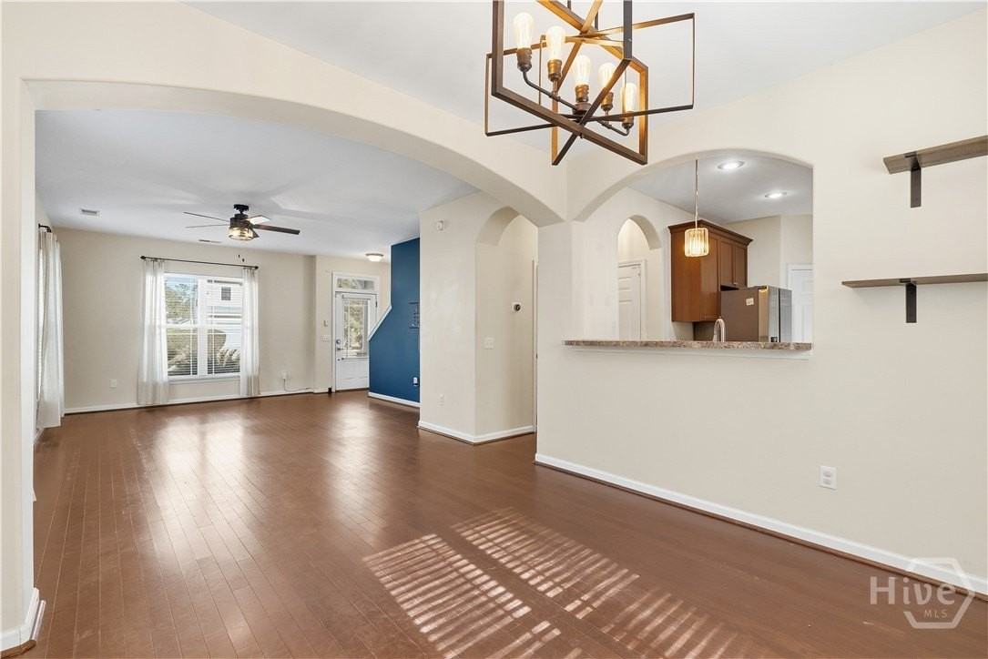 134 Chapel Lk S - Photo 4 of 20