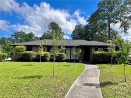 featured image of 1802 E 62nd St