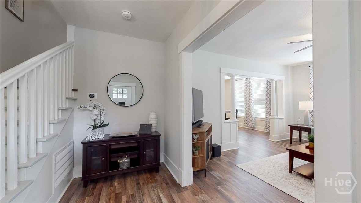 430 Lawton Ave - Photo 4 of 36