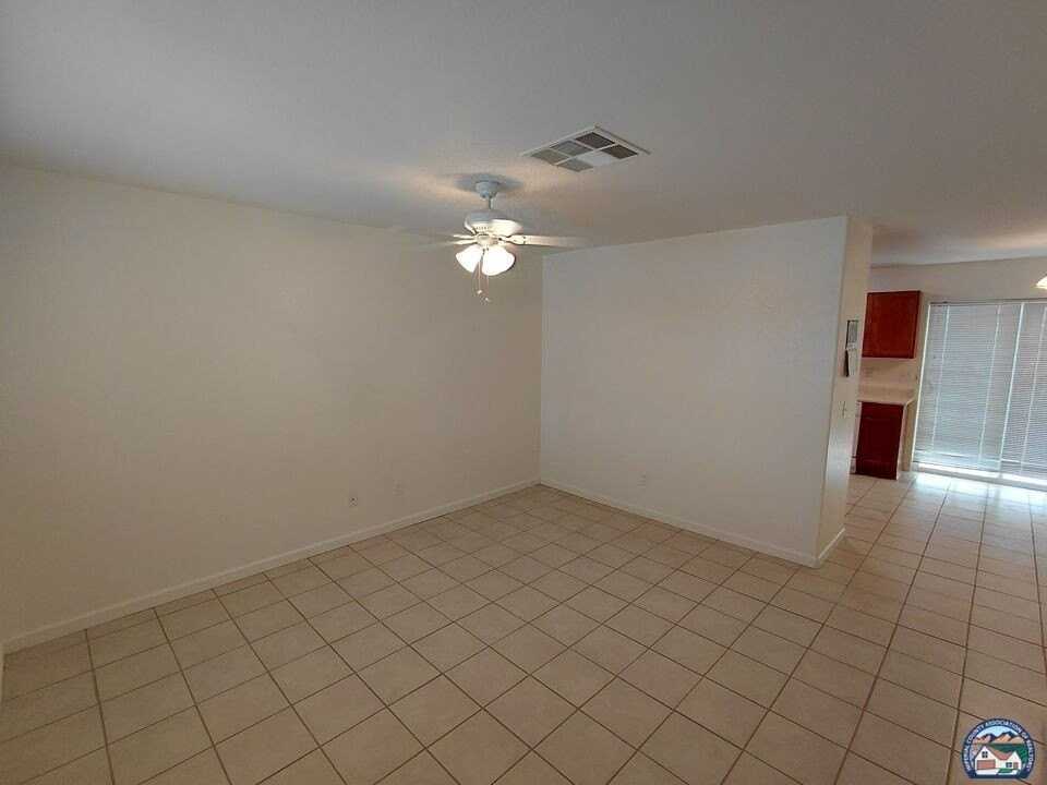 409 E Alexandria St - Photo 2 of 15