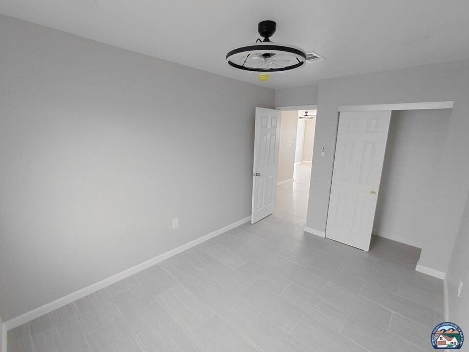 510 Encinas Ave Apt E - Photo 7 of 12