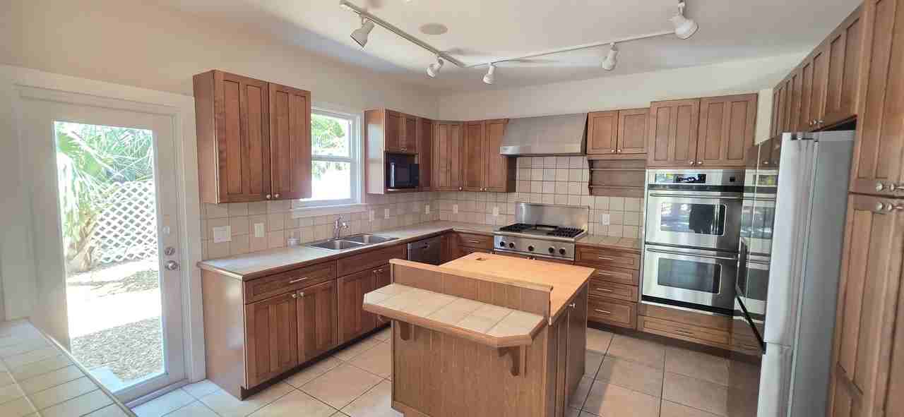 1213 Truman Ave #C - Photo 3 of 38