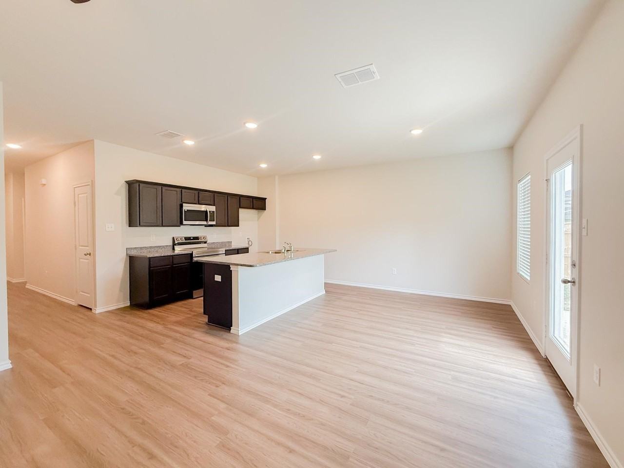 3100 Mesa Dr - Photo 2 of 14