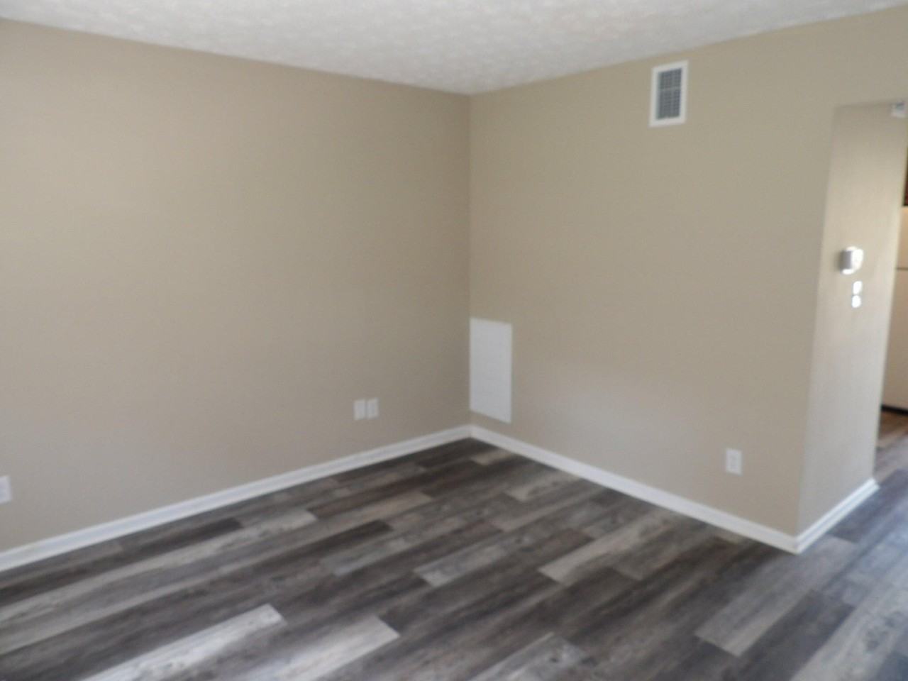 432 Harrodsburg Ln Apt 3 - Photo 3 of 45