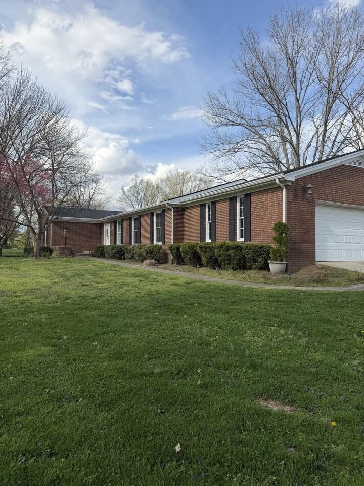 110 Pineur Rd - Photo 4 of 46