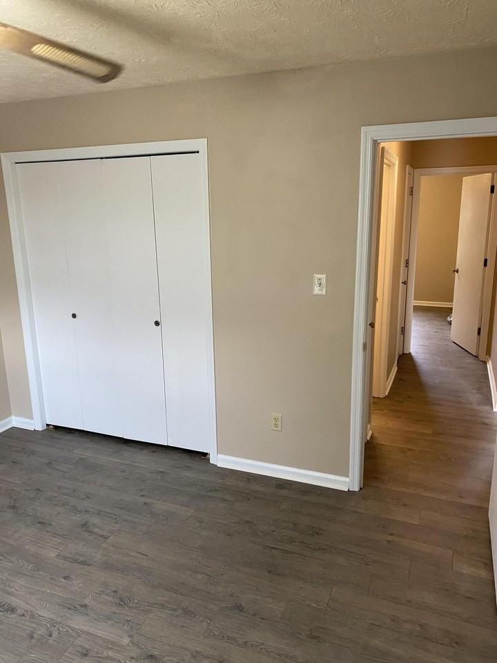 3713 Hacker Ct Apt 4 - Photo 4 of 12