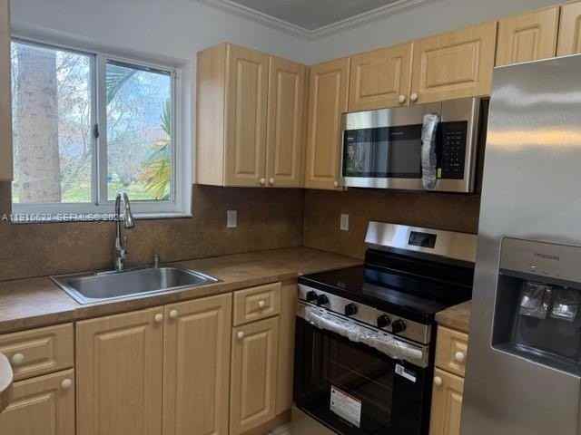 2199 Nw 77th Way #104