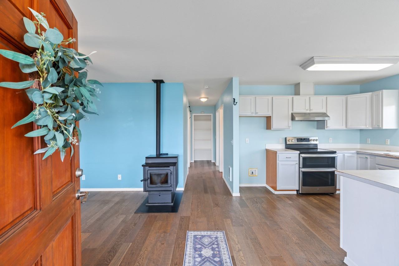 221 W Seattle Ave #1 - Photo 3 of 27