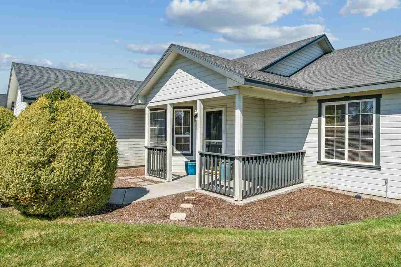 8210 Waterside Ave #1 - Photo 3 of 37