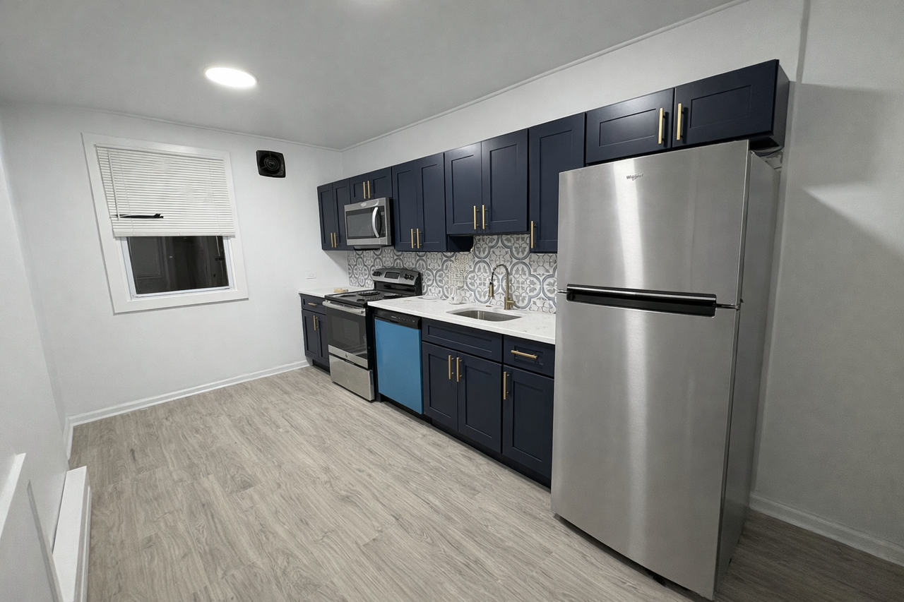 2062 E Stella St #1 - Photo 4 of 12