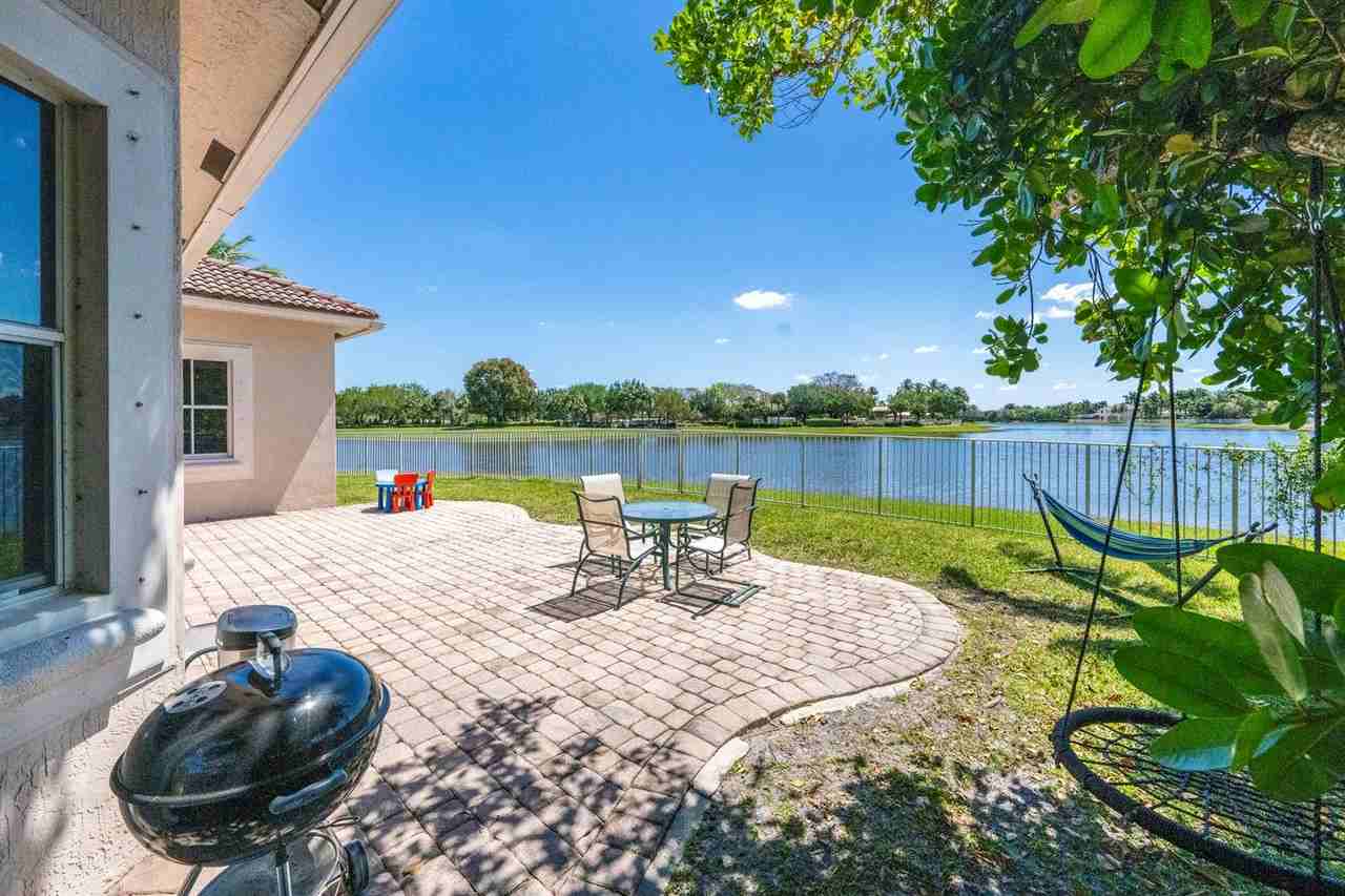 Placid Ct - Photo 2 of 8