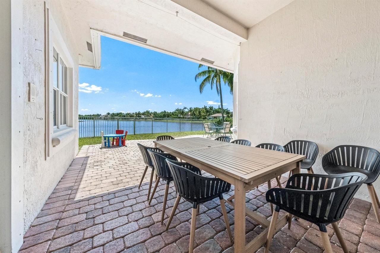 Placid Ct - Photo 4 of 8