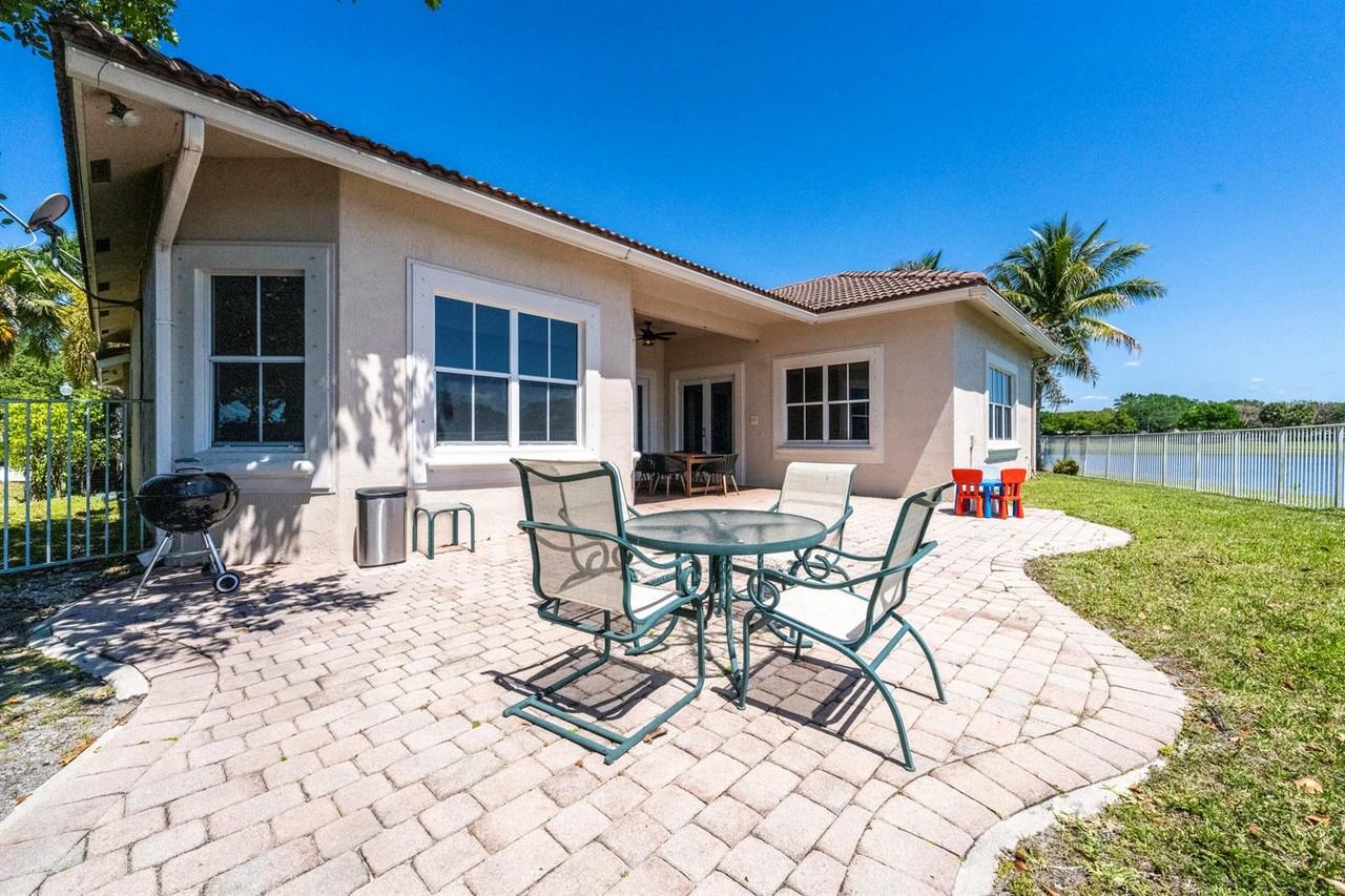 Placid Ct - Photo 5 of 8