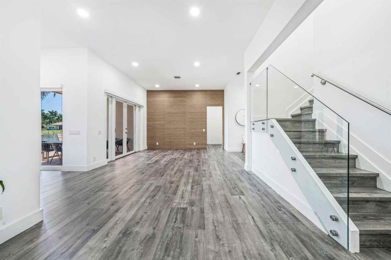 Placid Ct - Photo 6 of 8