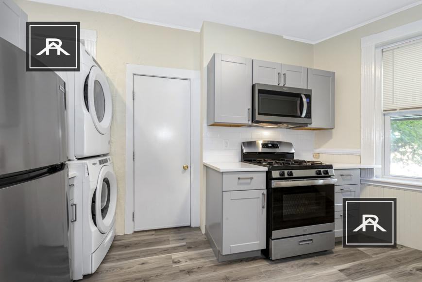 48 Brackett St - Photo 2 of 10