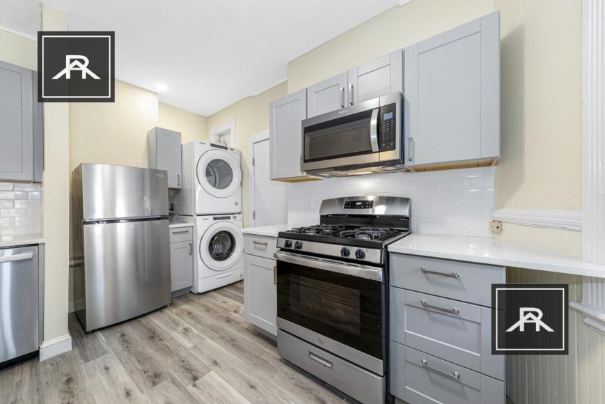 48 Brackett St - Photo 3 of 10