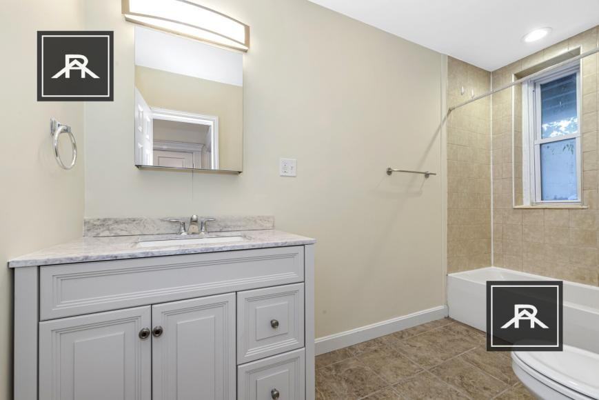 48 Brackett St - Photo 7 of 10