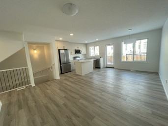 905 172 St Sw #3 - Photo 3 of 23