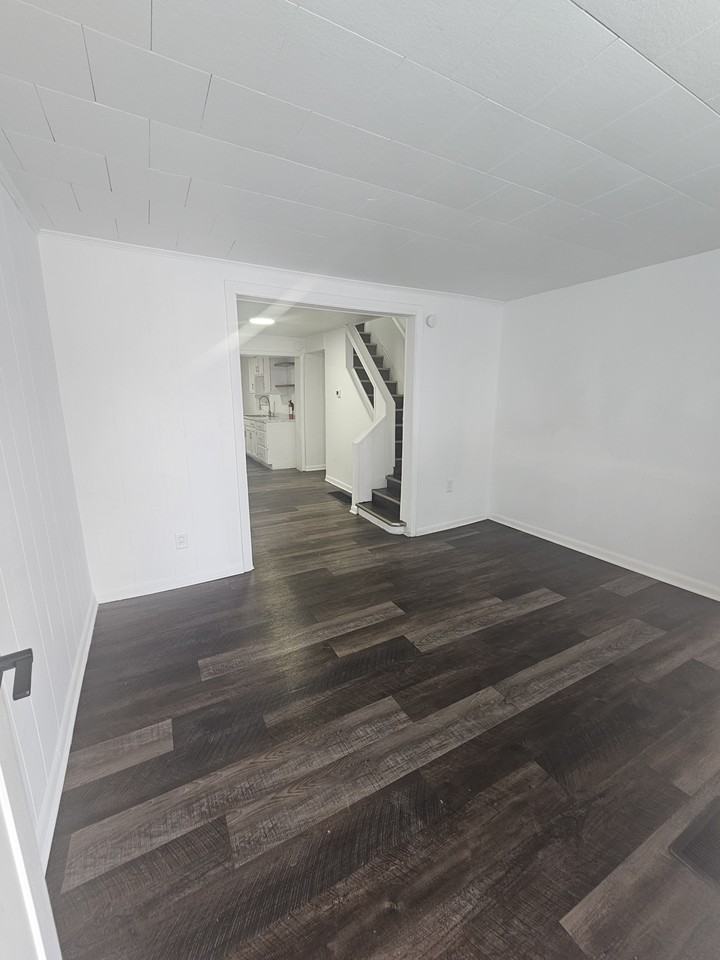 330 S 9th St #1 - Photo 2 of 18