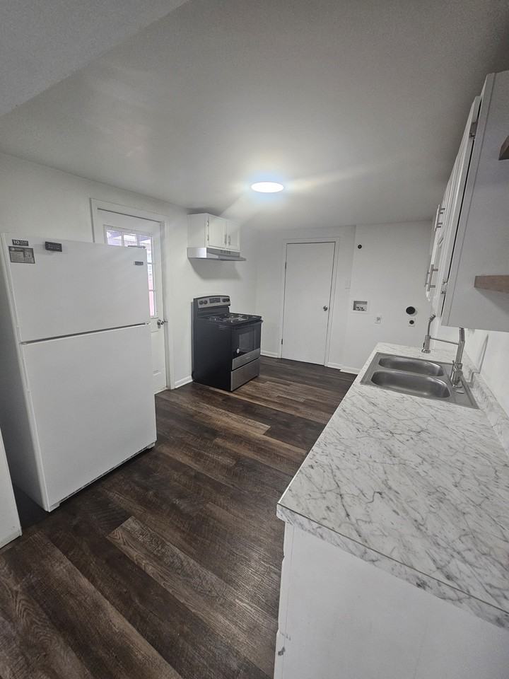 330 S 9th St #1 - Photo 5 of 18