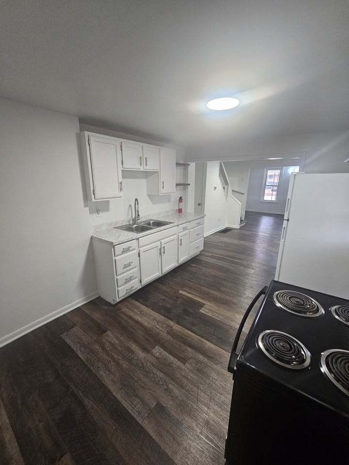 330 S 9th St #1 - Photo 6 of 18