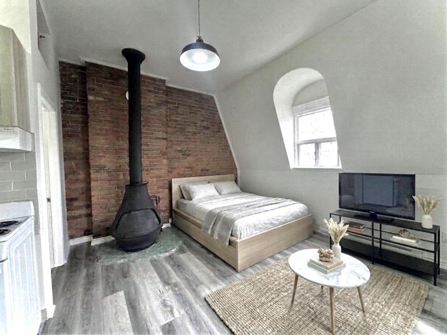 181 Gerrard St E - Photo 6 of 10