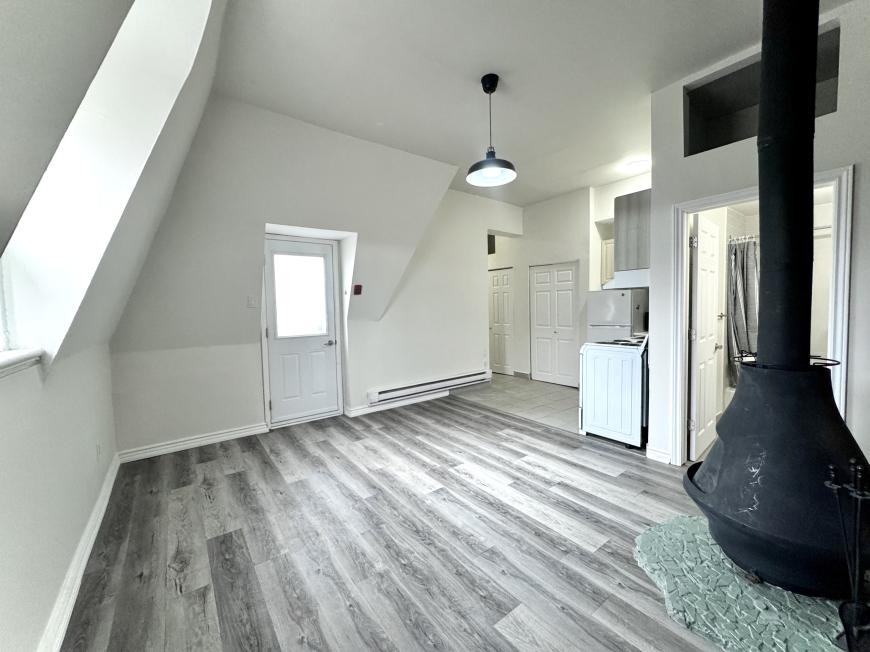 181 Gerrard St E - Photo 7 of 10