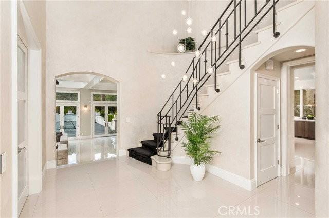 1756 Clear View Dr - Photo 6 of 8