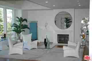 14445 Mulholland Dr - Photo 2 of 8