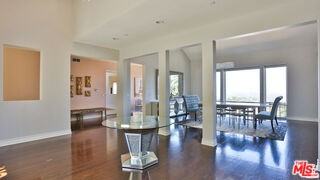 14445 Mulholland Dr - Photo 3 of 8