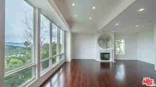 14445 Mulholland Dr - Photo 5 of 8