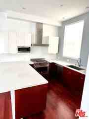 1200 N Sweetzer Ave #8 - Photo 4 of 8