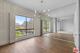 1167 Roxbury Dr #301 - Photo 7 of 8