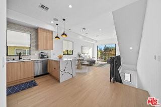 13841 Burbank Blvd - Photo 2 of 8