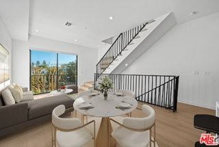 13841 Burbank Blvd - Photo 3 of 8