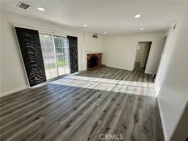 11601 Babbitt Ave - Photo 3 of 8