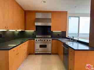 1655 Selby Ave #102 - Photo 7 of 8