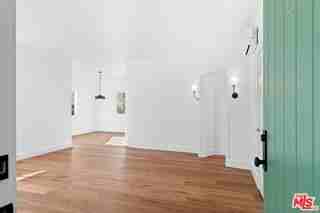 1134 17th St #D - Photo 2 of 8