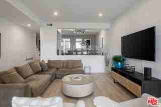 17165 Palisades Cir - Photo 2 of 8