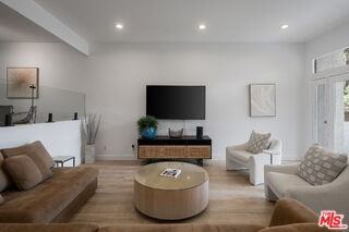 17165 Palisades Cir - Photo 4 of 8