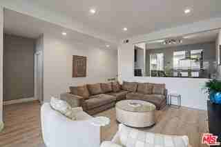 17165 Palisades Cir - Photo 5 of 8