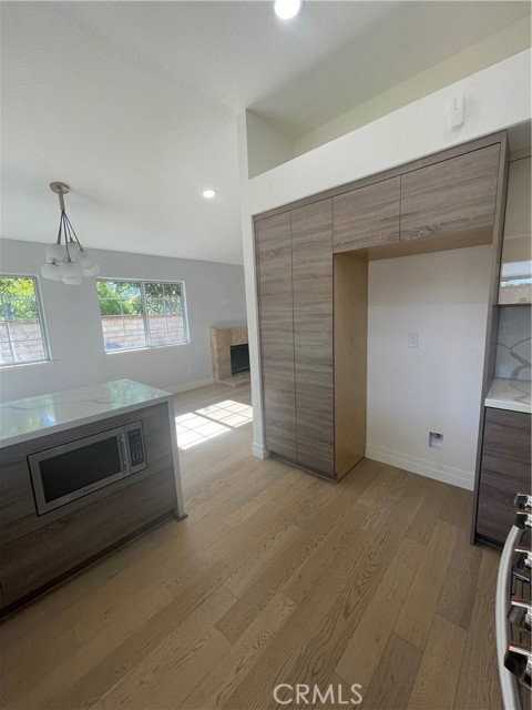 S Rockridge Pl - Photo 5 of 8