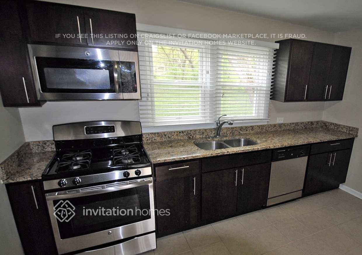 20839 N Cumnor Ave - Photo 4 of 8